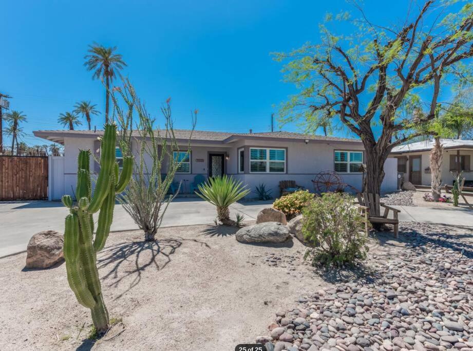 The Pink Cactus - Desert Retreat - Luxe Pool, Golf & Game Room Indio Exterior photo