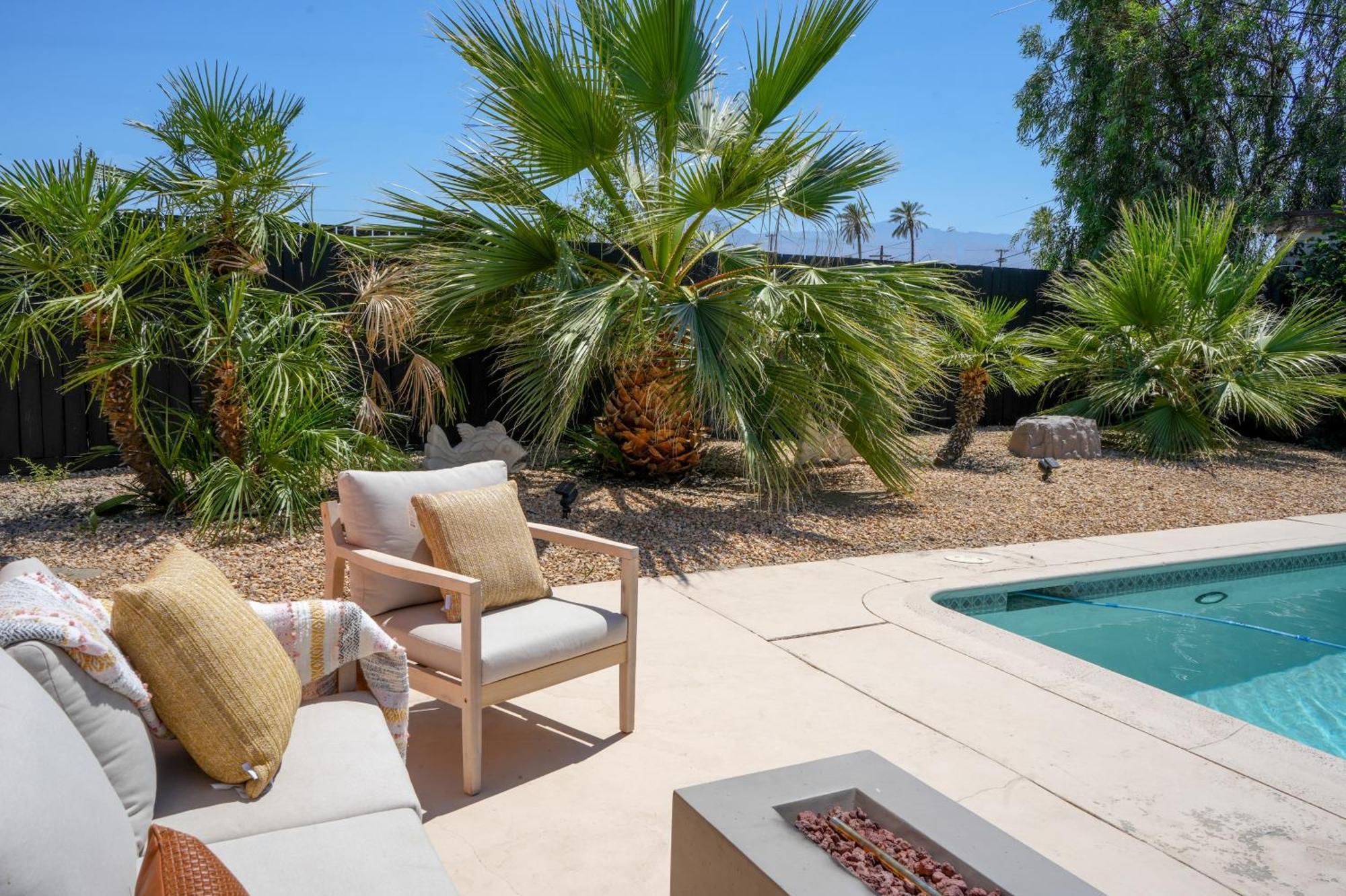 The Pink Cactus - Desert Retreat - Luxe Pool, Golf & Game Room Indio Exterior photo