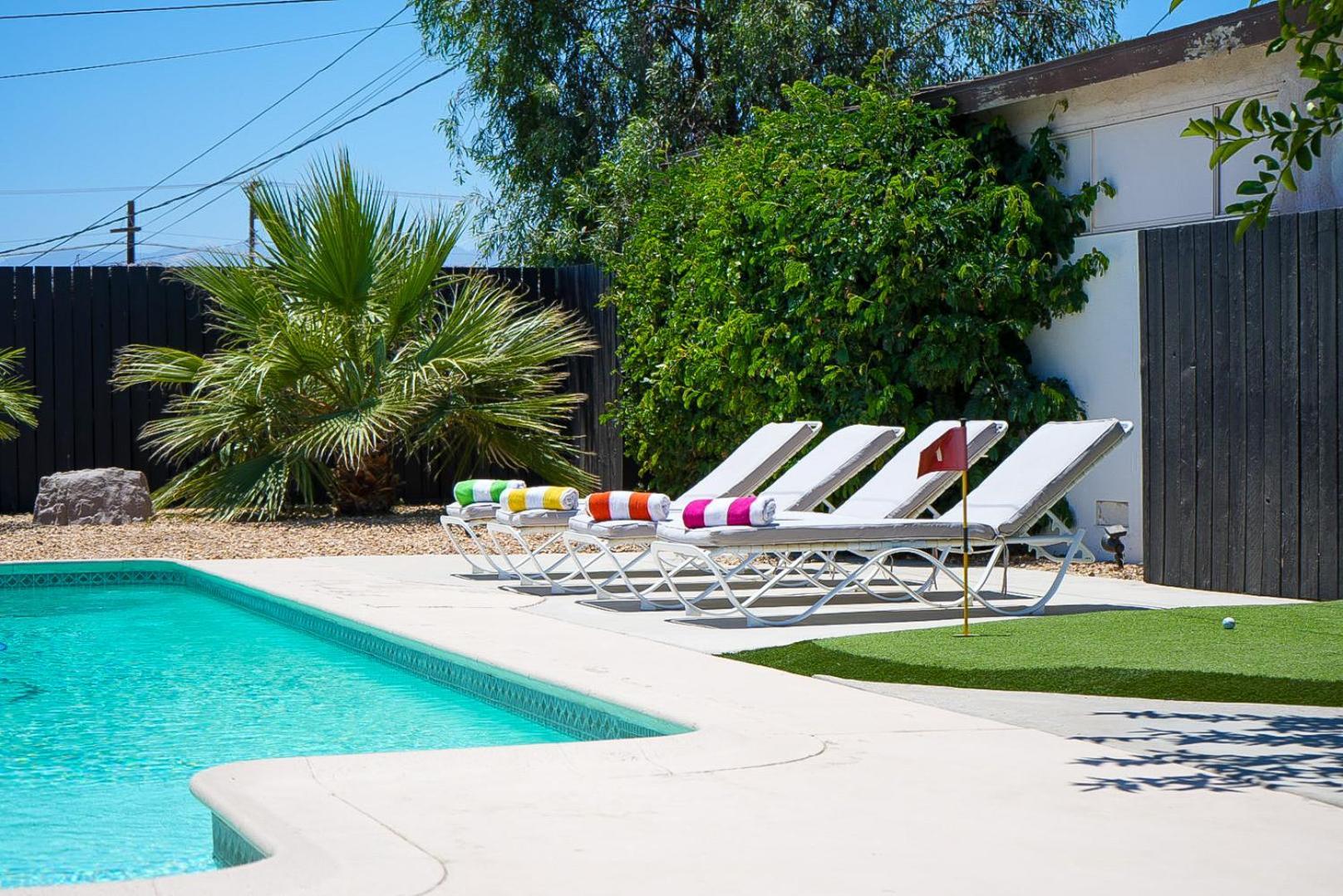 The Pink Cactus - Desert Retreat - Luxe Pool, Golf & Game Room Indio Exterior photo